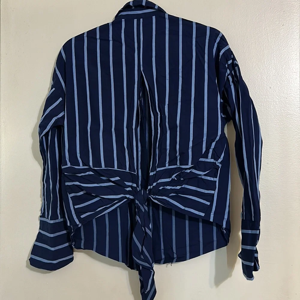 Top Shop Striped Long Sleeve Back Slit Button down Shirt - Picture 4 of 5